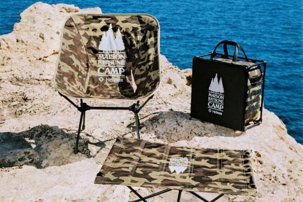 メゾン キツネ × ヘリノックスの超軽量アウトドアギア、キツネを散りばめた迷彩柄のチェアやテーブル