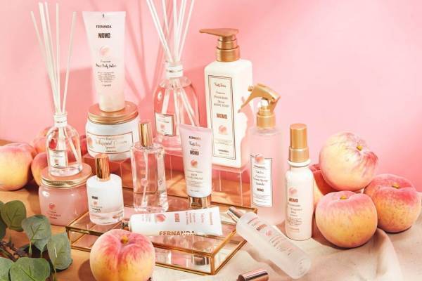 フェルナンダ22年夏コスメ「モモコレクション」”もぎたて桃”香るひんやりボディクリームやヘアミスト
