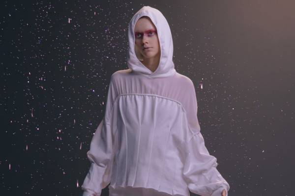 アンダーカバー 2023年リゾートウィメンズコレクション、日常に“詩的な遊び”を添えるデイリーウェア