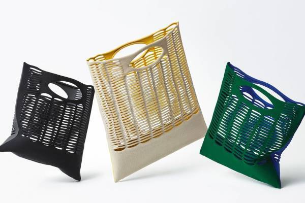 グッド グッズ イッセイ ミヤケのバッグ「モッコ」バイカラーの新作、伊勢丹新宿店限定色も