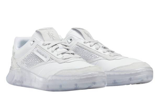 リーボック新作スニーカー“無数のストーン”が煌めく「クラブシー」トレス・ラッシュとコラボ