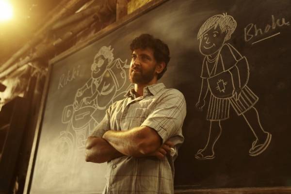 インド映画『スーパー30 アーナンド先生の教室』貧しい片田舎から“最高学府”を目指す奇跡の実話