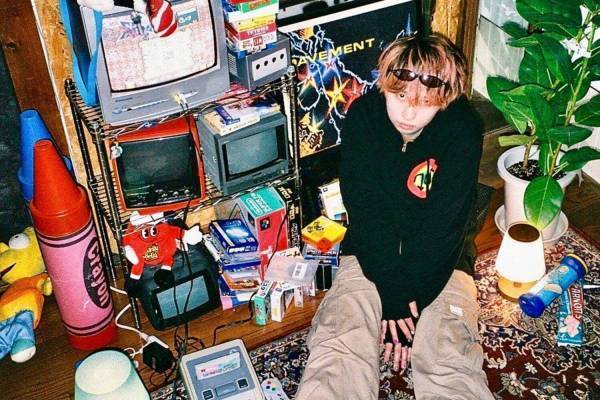 Mega Shinnosukeの新曲、「明治 エッセル スーパーカップ」の新ウェブCM曲に