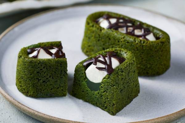 ローソン「生ガトーショコラ」に抹茶の新作、“コク深い抹茶×ホワイトチョコ”のしっとり生地