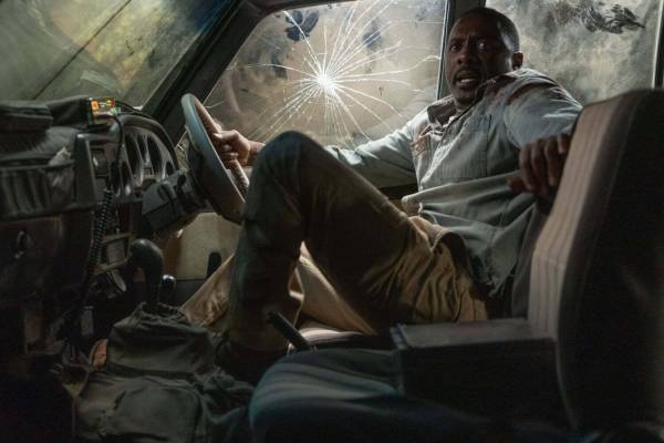 映画『ビースト』イドリス・エルバがモンスターライオンと戦う医師に、スリル体験型サバイバルアクション