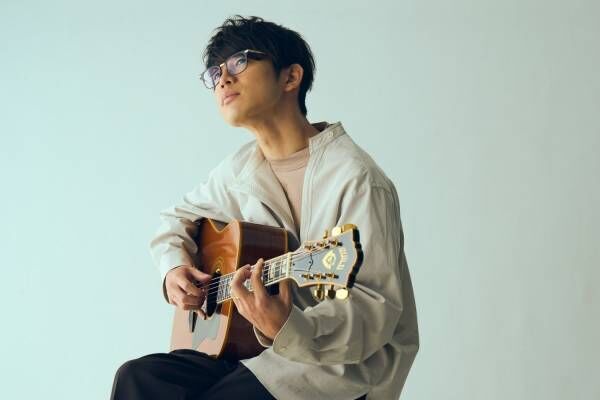 川崎鷹也の最新EP『白』は全曲カバー、「愛燦燦」など“大切な人との想い出を繋ぐ名曲”をセレクト