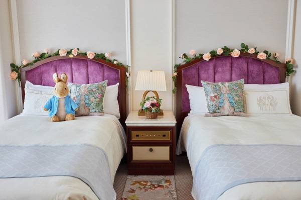 ホテルニューグランドにピーターラビット尽くしの限定宿泊プラン、ブルーのパジャマで過ごす特別なひととき