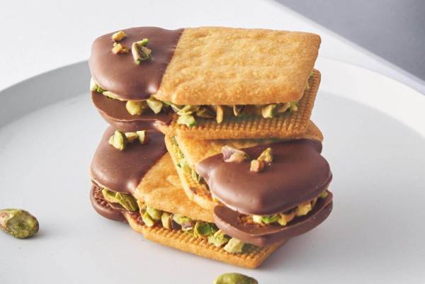 「フェアリーケーキフェア」の“ピスタチオ生バターサンド”が再び、数量限定で発売