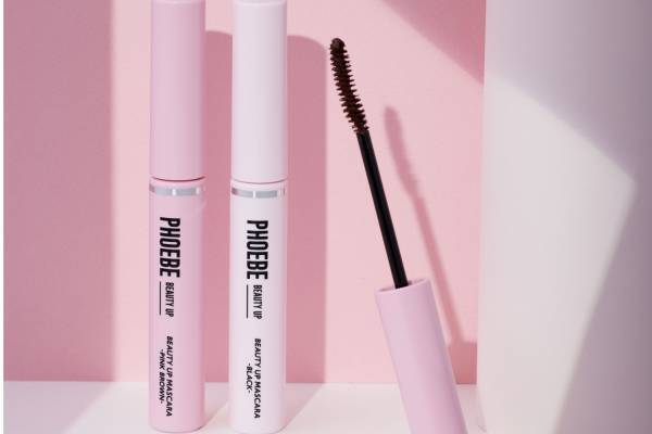 “まつ毛美容液”のフィービービューティーアップ初のメイク製品、“マツエク感覚”の新マスカラ