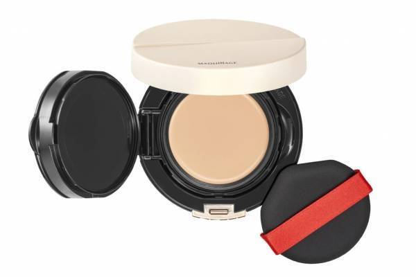 マキアージュ22年秋コスメ“極上つるん肌”叶える人気リキッドファンデが、新クッションタイプに