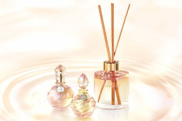 ベネフィーク50周年限定フレグランス、植物の香気で“癒し・浄化を誘う”ボタニカルな香り