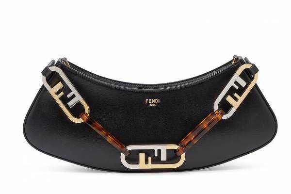 フェンディ新作「オーロック」バッグ、ジュエリー着想のFFロゴチェーン付き