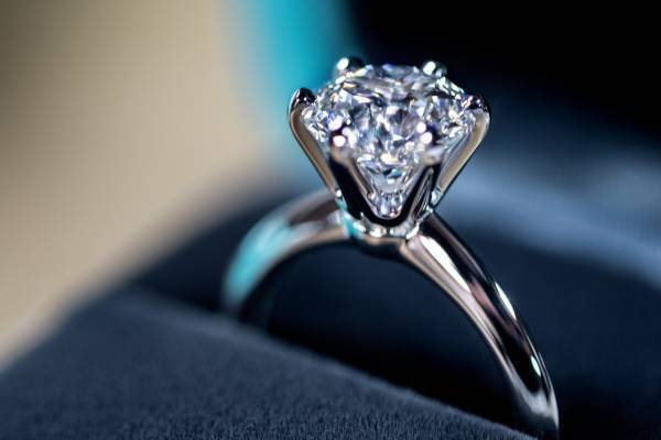 ティファニー初、ダイヤモンドリングのセミオーダープログラムをティファニー銀座本店限定開催