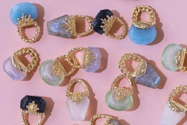 ノジェス新作“ミニチュアバッグ風”チャーム、天然石でヴィンテージバッグを表現