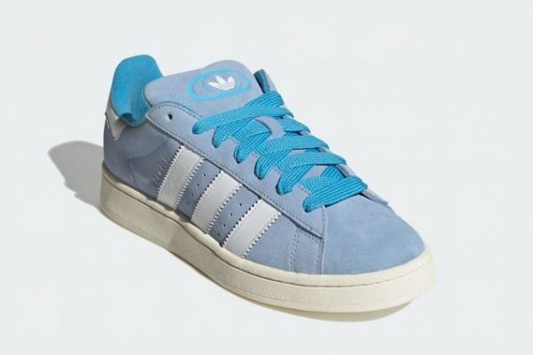 アディダス オリジナルスの新作スニーカー、「キャンパス」を“Y2Kスタイル”にアップデート