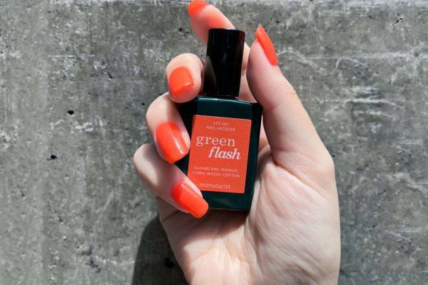 マニキュリスト22年秋コスメ、“除光液で簡単オフ”ジェルネイルに新色・蓄光効果のネオンオレンジなど