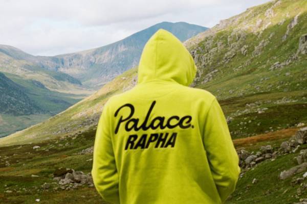 パレス スケートボード×ラファ、ドラゴンのイラスト入りTシャツやカラフルクロックスなど