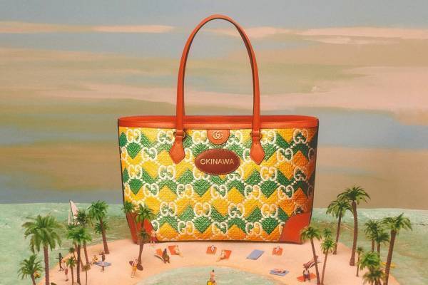 グッチ「世界のリゾート地」着想の新作、沖縄限定トートバッグやパームツリーパッチのシャツ
