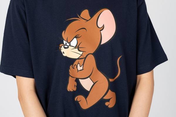 グラニフと「トムとジェリー」がコラボ、驚く姿やチーズのグラフィック入りTシャツ＆ワンピース