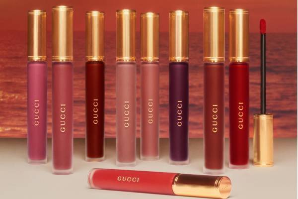 グッチ ビューティ初リキッドリップは“サンセット”の空色を表現、新作アイライナーも