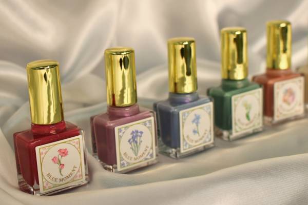 出版社生まれのネイル「秘めごとネイル」オードリー・ヘップバーン着想"花言葉付き”チューリップカラー等