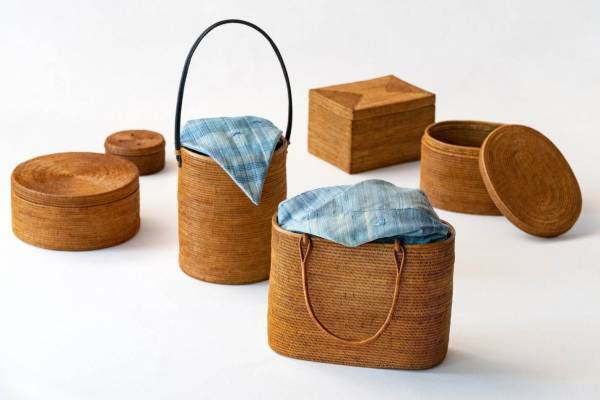 志村ふくみ源流アトリエシムラ「海の色」織物セットの“1点もの”籠バッグ、krasとコラボ