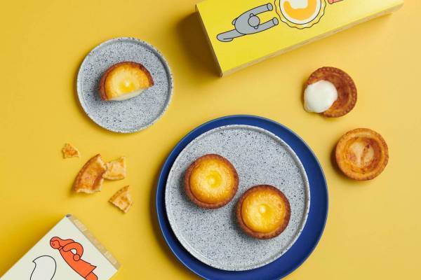 ベイク チーズタルト「焼きたてクアトロチーズタルト」3種チーズのタルトカップ×クリームチーズムース