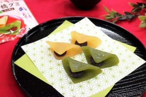 京都銘菓おたべ監修「生八つ橋グミ」に新作、“あんこグミ”を入れた抹茶＆ニッキの2種セット
