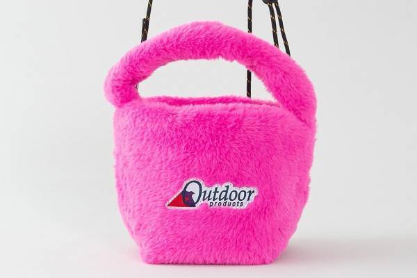 アウトドアプロダクツ22年秋冬新作、“ふんわりモコモコ”ポシェット&まんまるショルダーバッグ
