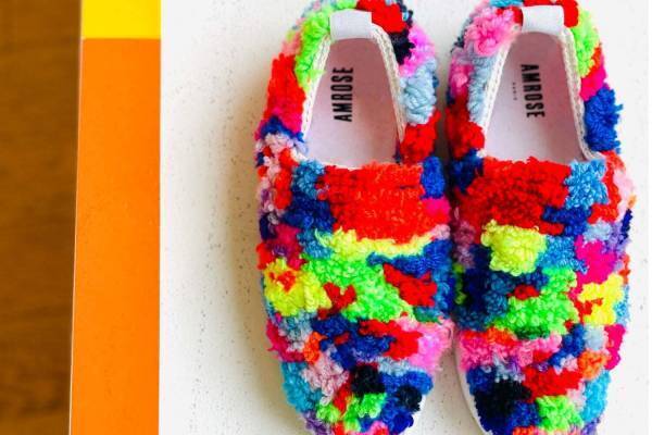 「アムローズ」パリ発“手編みクロッシェ”スニーカー日本上陸、エストネーション六本木ヒルズに限定で