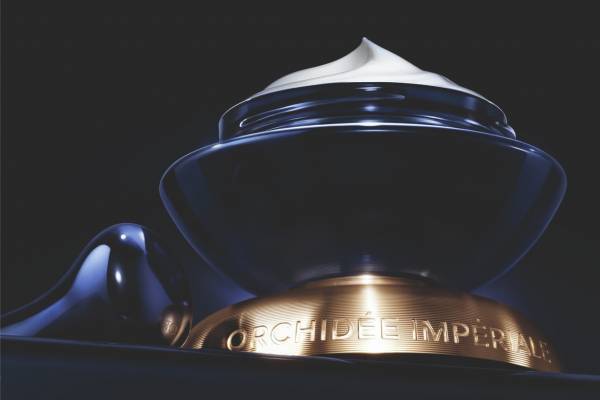 ゲラン最高峰スキンケア「オーキデ アンペリアル」新アイクリーム、“凛と、冴えわたる”目元に