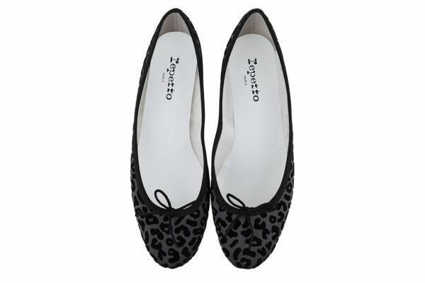 レペット新作「ダーク レオパード」バレエシューズ＆ローファー、表情豊かなベロアプリント