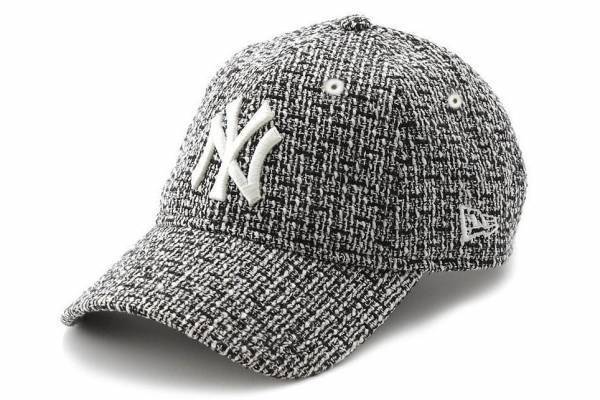 スナイデル「ニューエラ」コラボキャップ、上品ツイード＆艶やかサテンに球団ロゴ入り