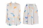 エンポリオ アルマーニ新作“水彩画”タッチのシルクシャツ、光沢のある上品ボリュームスカートも