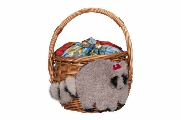 ミュベール新作“アライグマ”が主役のふわふわカゴバッグ＆ニットプルオーバーなど