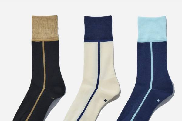 ソフネット×シックストックス“縦ライン”コラボ靴下、ネイビー×淡いブルーなど全3色