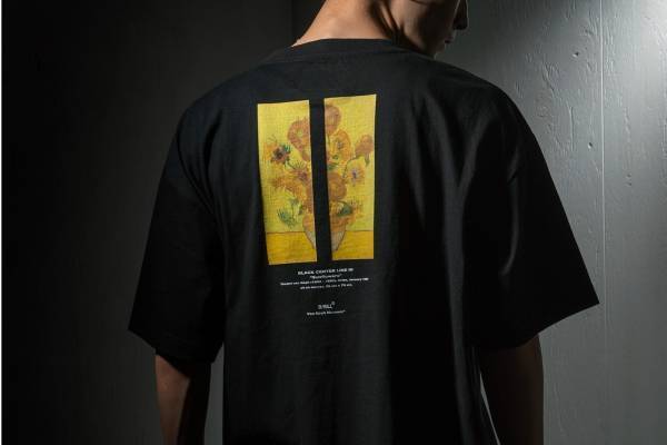 ディーヒル×ゴッホミュージアム、名作「ひまわり」モチーフのTシャツ&自画像入りロンTなど