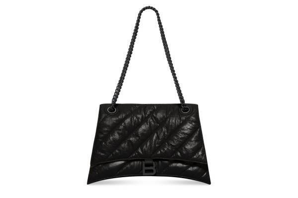 バレンシアガ新作「クラッシュ バッグ」“アワーグラス”着想の曲線ボディ×チェーンストラップ