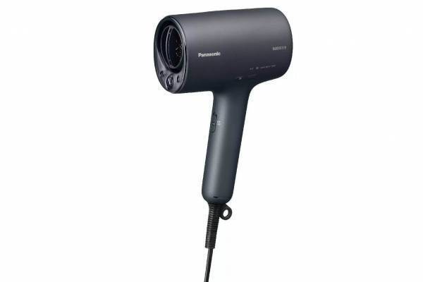 パナソニック ビューティのヘアードライヤー「ナノケア」“髪色長もち＆UVケア”の小型・軽量モデル