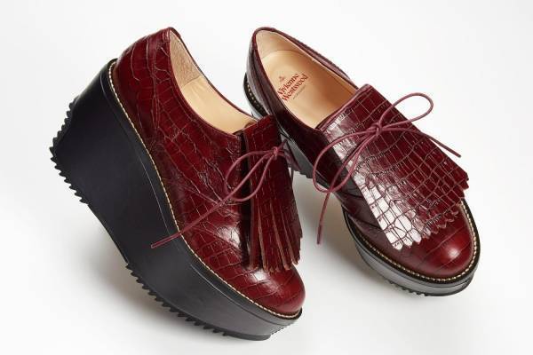ヴィヴィアン・ウエストウッド レッドレーベルの“ボルドー色”厚底シューズ、神戸阪急店限定で