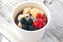 タリーズコーヒー新作「フローズン アサイーボウル」“ひんやり”アサイーソルベを苺やバナナと
