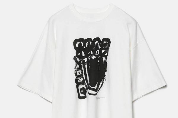 アンデコレイテッド”ドローイング作品”を落とし込んだTシャツ、陶芸家・野口寛斎とコラボ