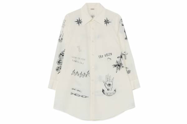 リミ フゥの“オールドスクールタトゥー”シャツ、燃えるハートや薔薇モチーフをプリント