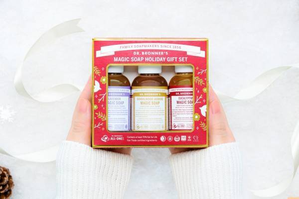 ドクターブロナー2022年クリスマスコフレ「マジックソープ」人気の香りがミニサイズでセットに