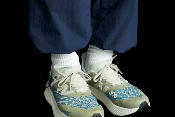 ミタスニーカーズ × ユナイテッドアローズ＆サンズ、スニーカーと合わせる軽やかパンツ - 天然色で