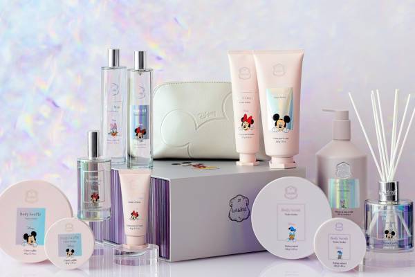 ラリン22年秋コスメ、ディズニー限定デザイン「バイオレットアンバー」のボディケア＆ルームフレグランス