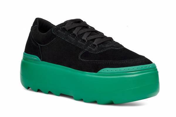 UGG新作”厚さ57mm”のボリュームレーススニーカー&スリッポン、豊富なカラー展開