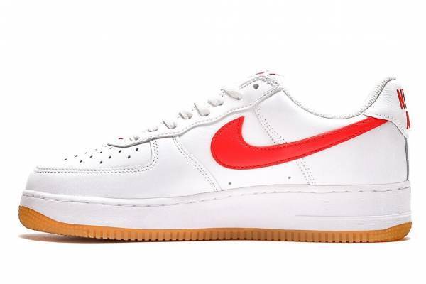 ナイキ「エア フォース 1」生誕40周年記念シューズ、2000年代初期のシューズボックス復刻