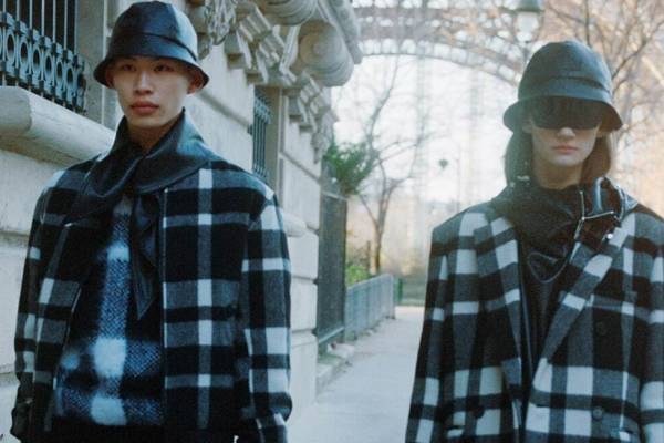 メゾン キツネ新作アウター、モノトーンのチェック柄ブルゾンや“ふっくら”ダウンジャケット