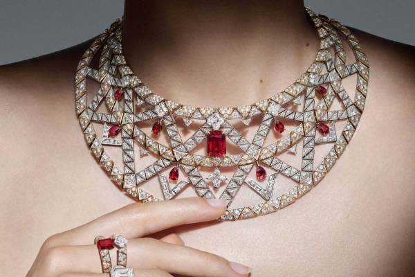 ルイ・ヴィトン新作ハイジュエリー、ルビーやツァボライトが煌めくグラフィカルなネックレス